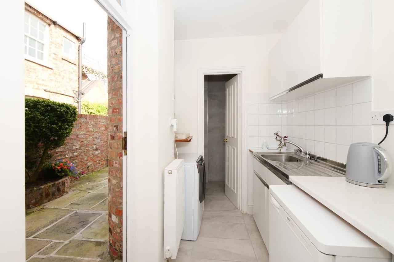 Villa Stodham House With Minster Views! York Esterno foto