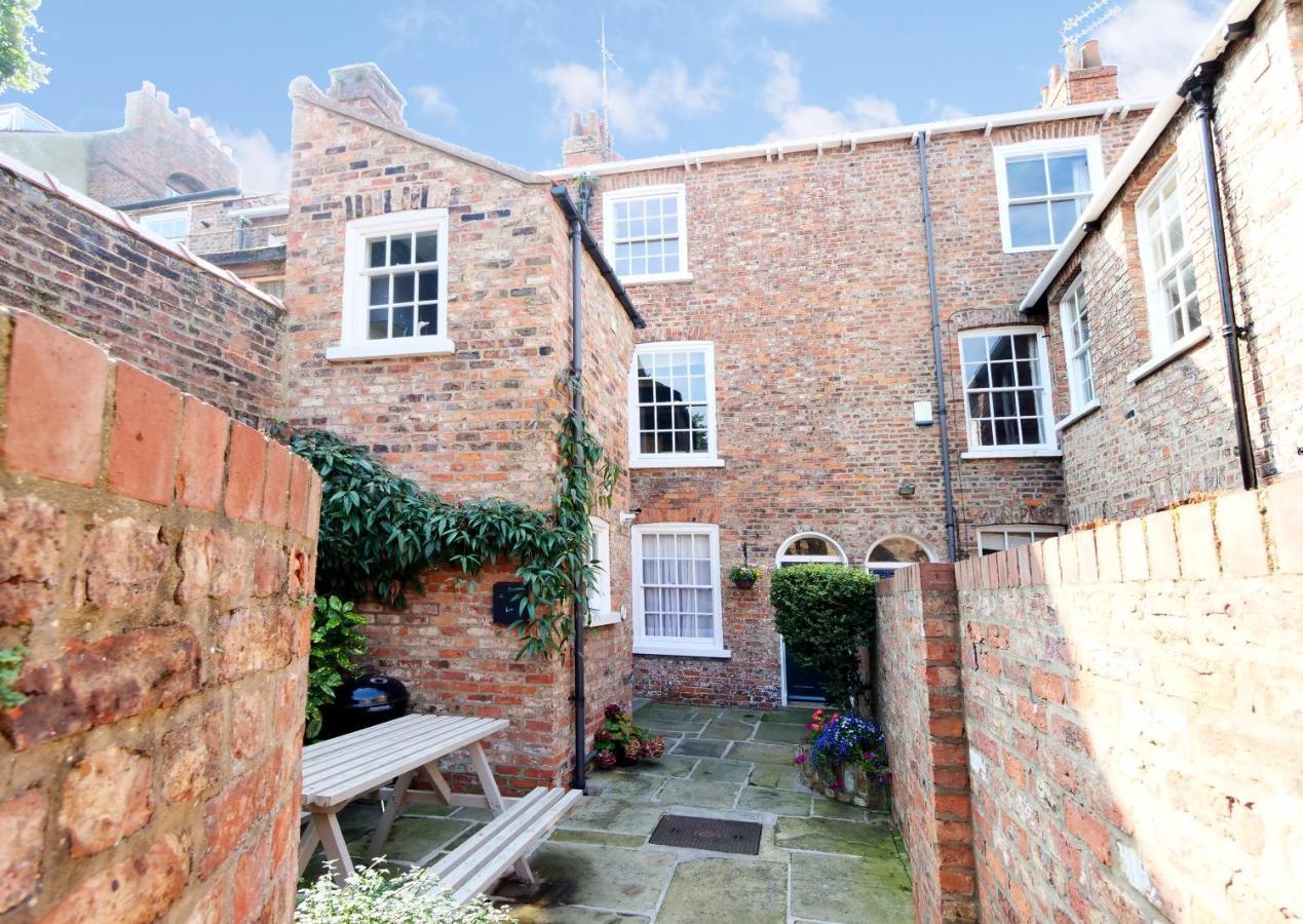 Villa Stodham House With Minster Views! York Esterno foto